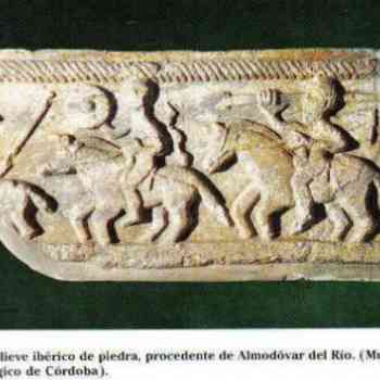 Bajorelieve ibérico de piedra: jinetes íberos
